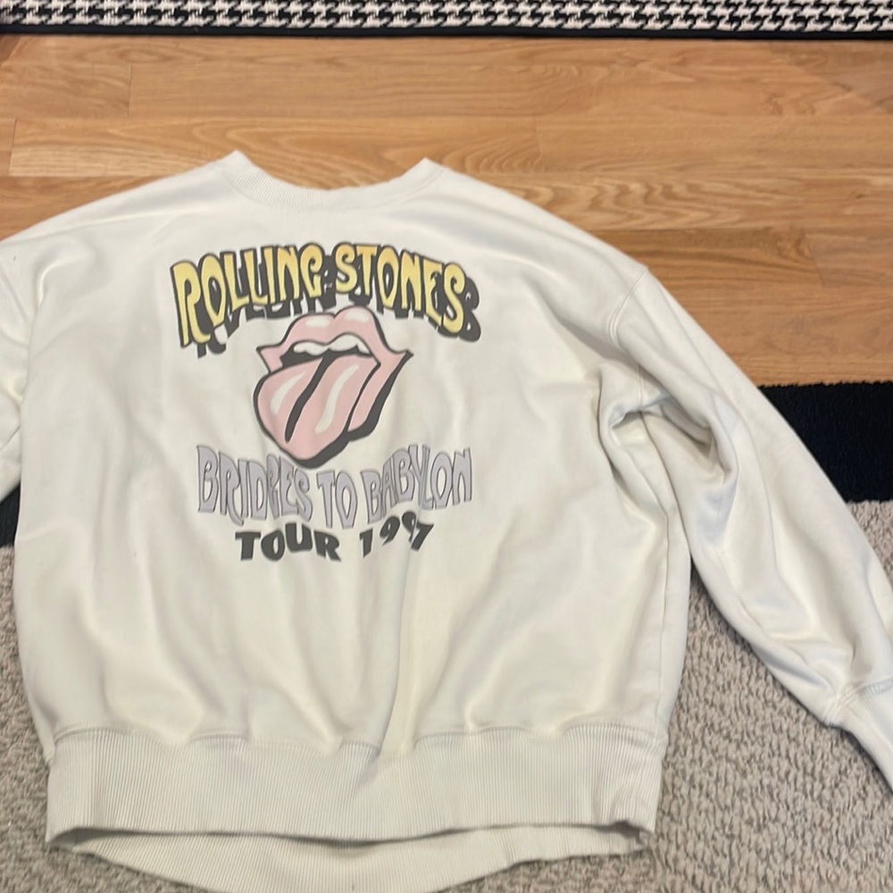 Sweatshirt